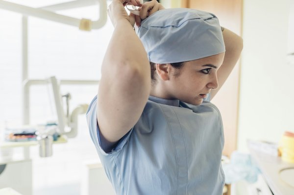 Découvrez le calot dentiste noir confortable et élégant